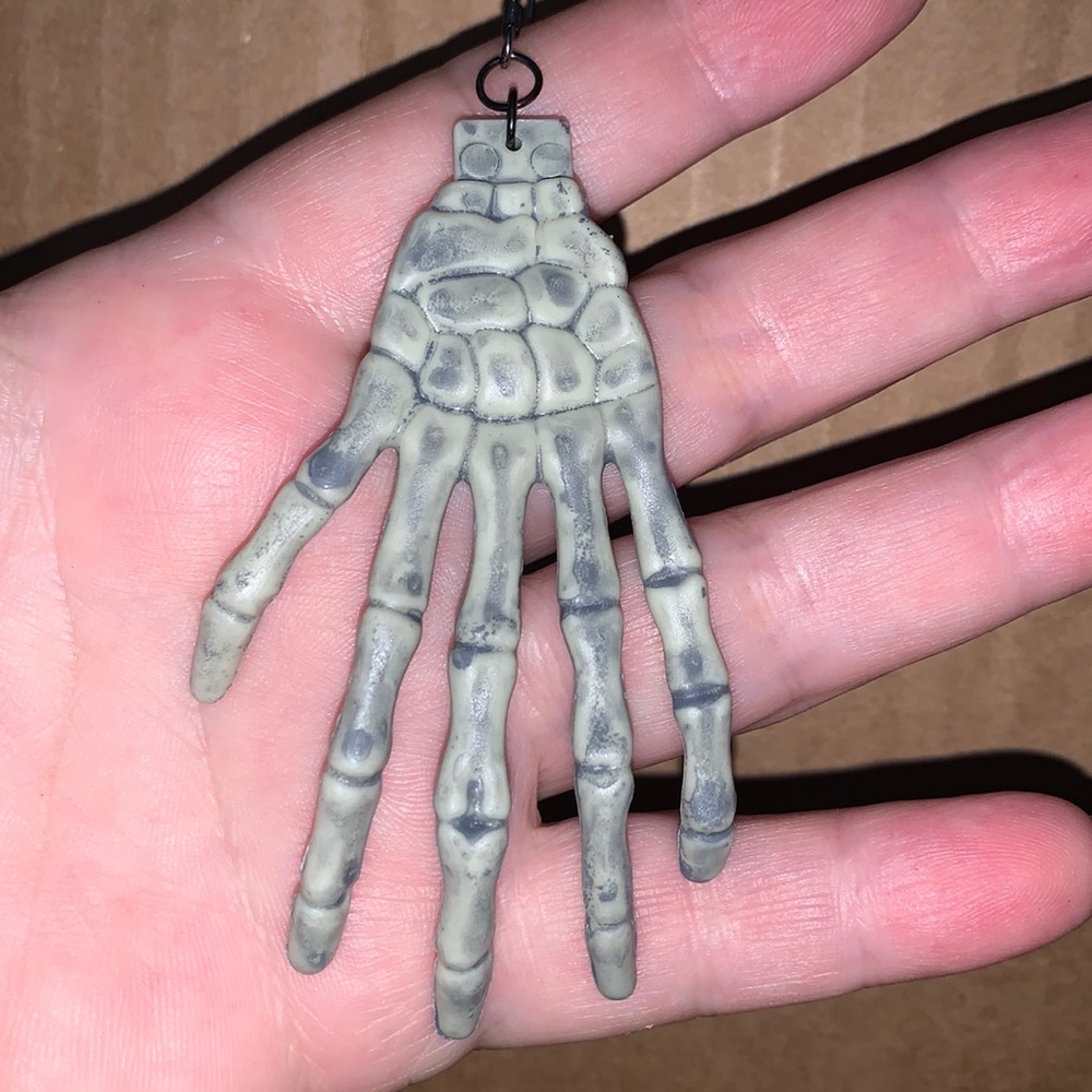BIG🖤Skeleton Hand Earrings